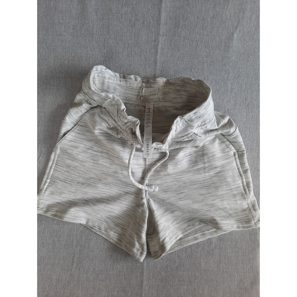 Lululemon On the Fly Shorts Womens 2 Gray High Stretch Waistband pockets Heather